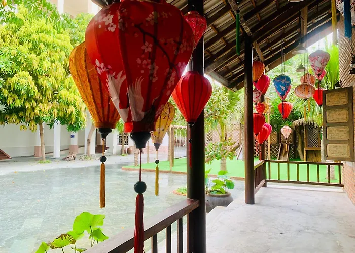 Khach San Binh Minh Отель 2*