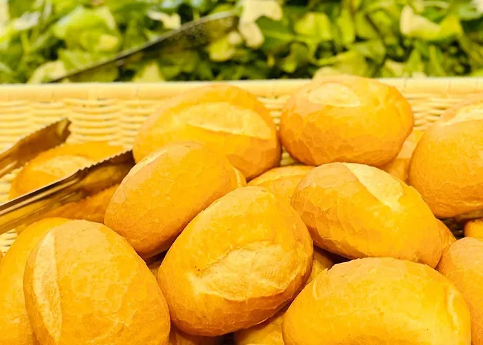 Отель Khach San Binh Minh