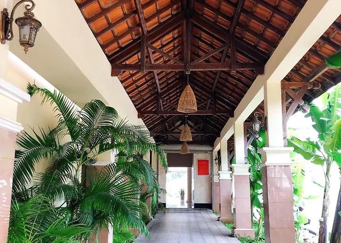 Khach San Binh Minh Отель